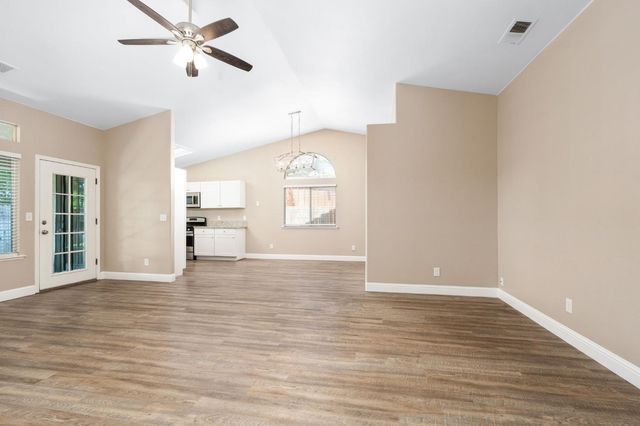 4033 W Providence Avenue, Fresno, CA 93722