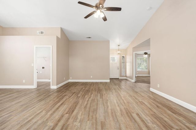 4033 W Providence Avenue, Fresno, CA 93722