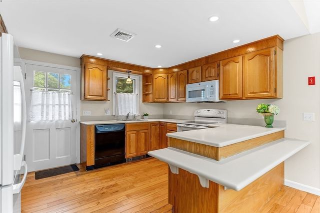 35 Oakridge Cir, Chatham, MA 02633