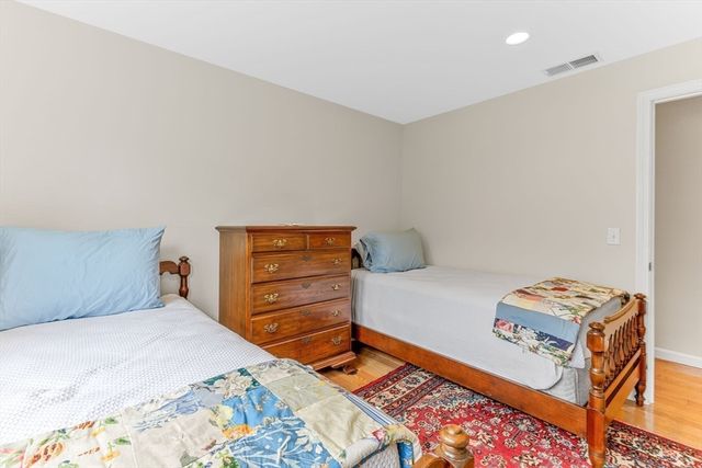 35 Oakridge Cir, Chatham, MA 02633