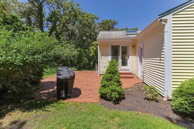 35 Oakridge Cir, Chatham, MA 02633