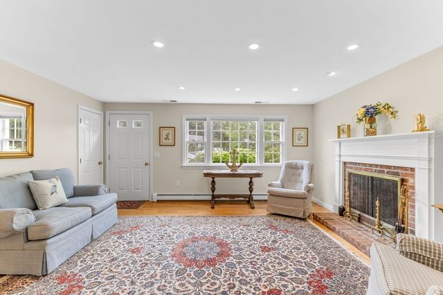 35 Oakridge Cir, Chatham, MA 02633