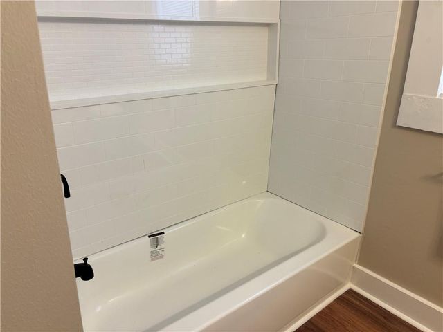 114 FAIRMOUNT Street, Pineville, LA 71360