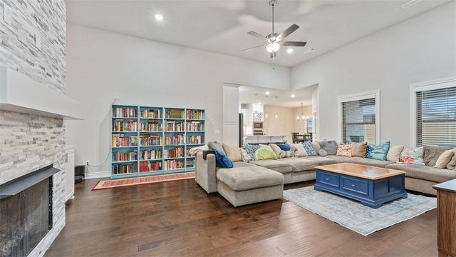 1950 Lordsburg Court, Bentonville, AR 72713