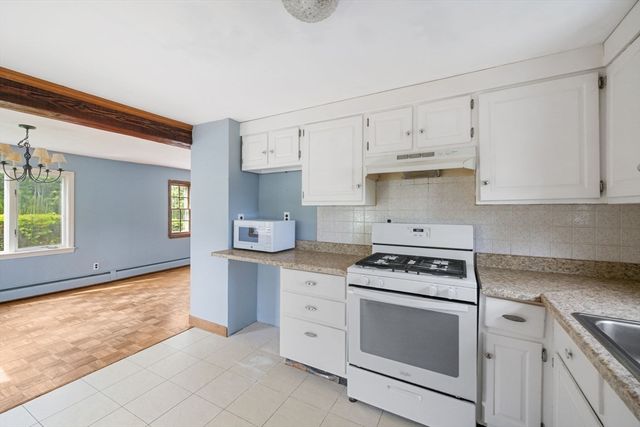 2 Circuit Ave, Hull, MA 02045
