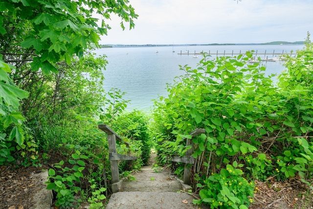 2 Circuit Ave, Hull, MA 02045