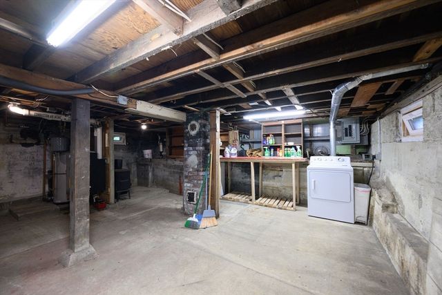 2 Circuit Ave, Hull, MA 02045