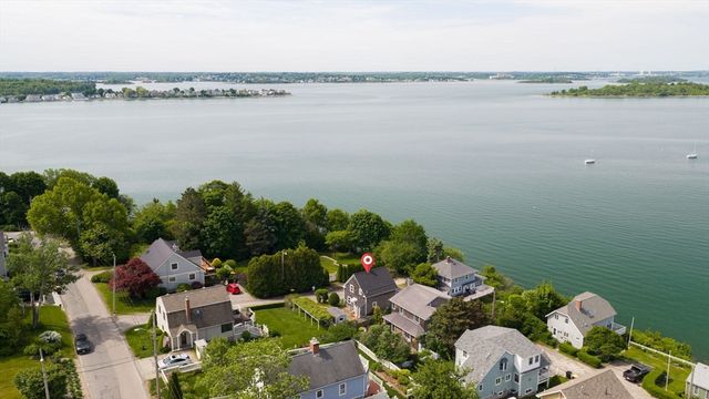 2 Circuit Ave, Hull, MA 02045