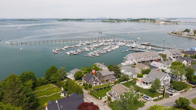 2 Circuit Ave, Hull, MA 02045