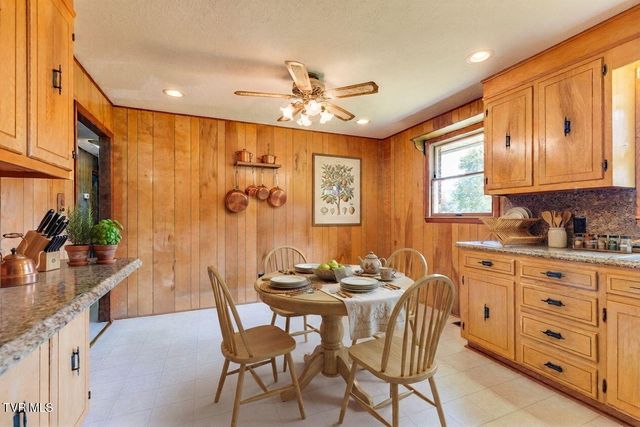 21495 Gale Avenue, Bristol, VA 24202