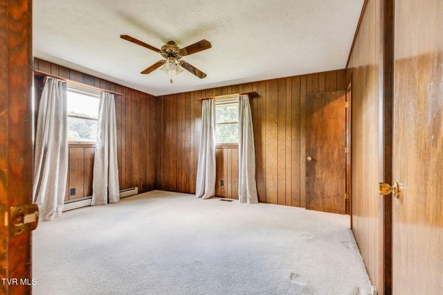 21495 Gale Avenue, Bristol, VA 24202