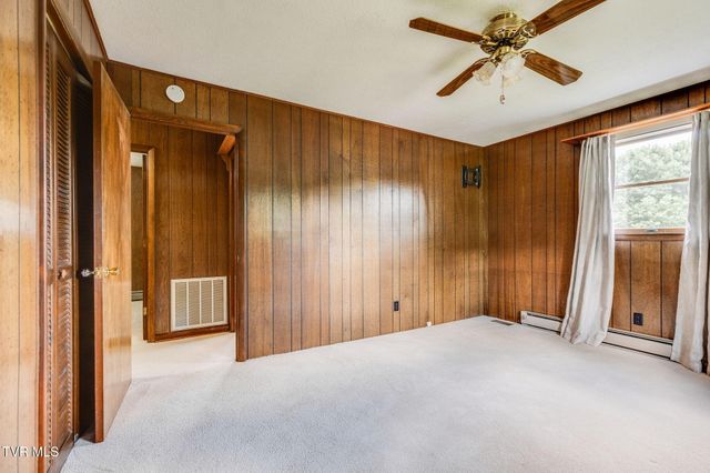 21495 Gale Avenue, Bristol, VA 24202