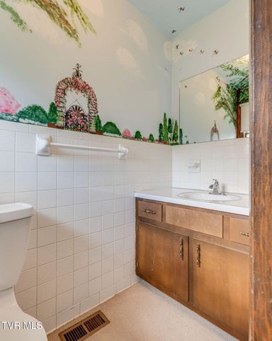 21495 Gale Avenue, Bristol, VA 24202