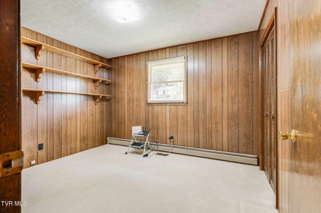 21495 Gale Avenue, Bristol, VA 24202