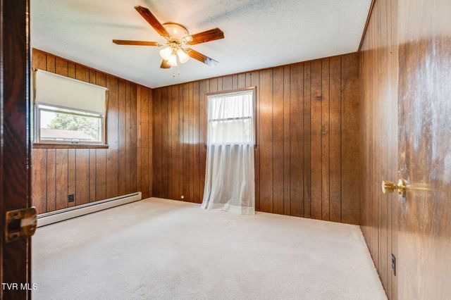 21495 Gale Avenue, Bristol, VA 24202