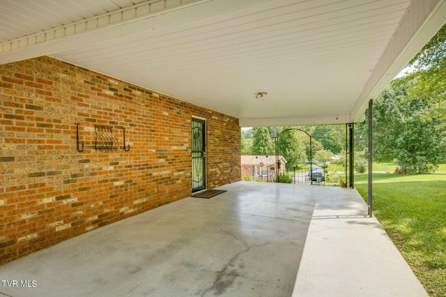 21495 Gale Avenue, Bristol, VA 24202