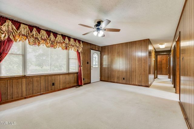 21495 Gale Avenue, Bristol, VA 24202