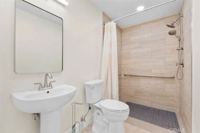 8161 Laurel Canyon, North Hollywood, CA 91605