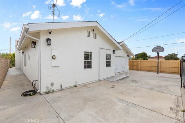 8161 Laurel Canyon, North Hollywood, CA 91605