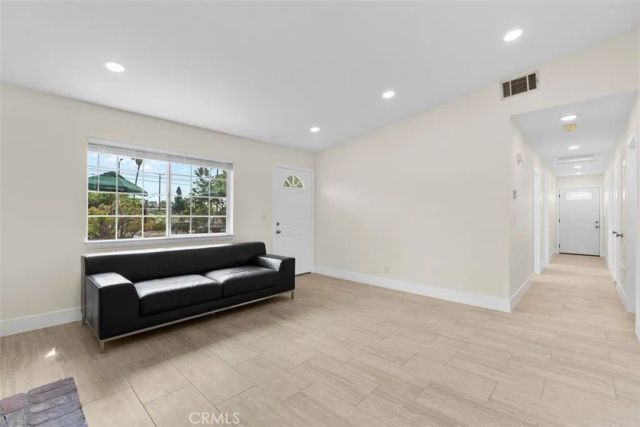 8161 Laurel Canyon, North Hollywood, CA 91605