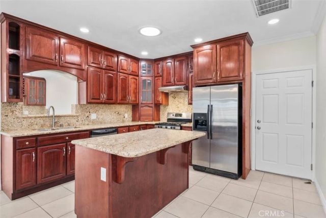 8161 Laurel Canyon, North Hollywood, CA 91605