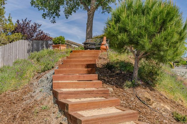 532 Oakridge Rd, Valley Springs, CA 95252