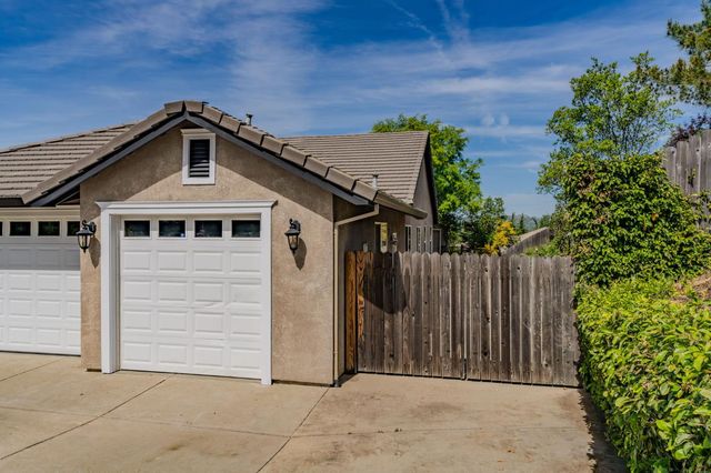 532 Oakridge Rd, Valley Springs, CA 95252