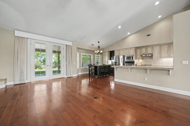 532 Oakridge Rd, Valley Springs, CA 95252