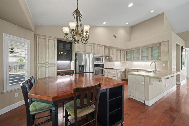 532 Oakridge Rd, Valley Springs, CA 95252