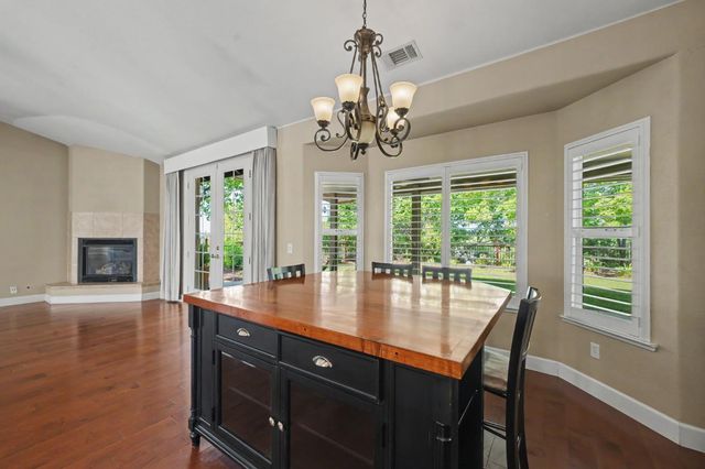 532 Oakridge Rd, Valley Springs, CA 95252