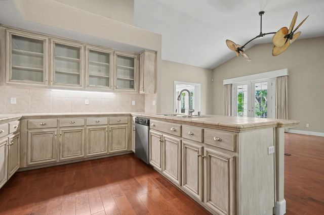 532 Oakridge Rd, Valley Springs, CA 95252