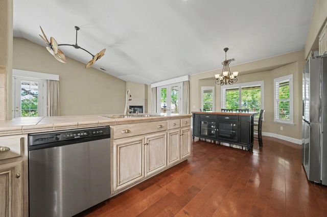 532 Oakridge Rd, Valley Springs, CA 95252