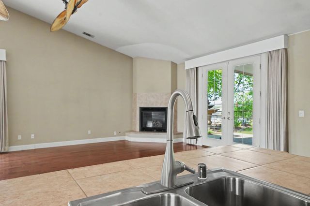 532 Oakridge Rd, Valley Springs, CA 95252