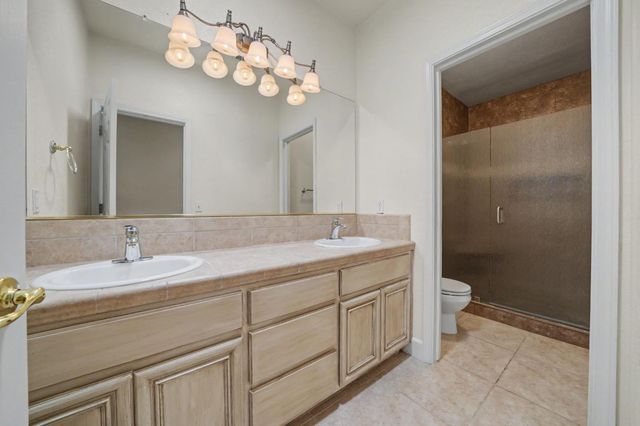 532 Oakridge Rd, Valley Springs, CA 95252