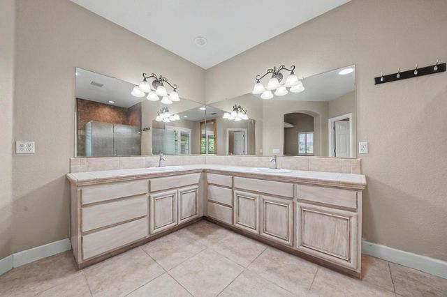 532 Oakridge Rd, Valley Springs, CA 95252