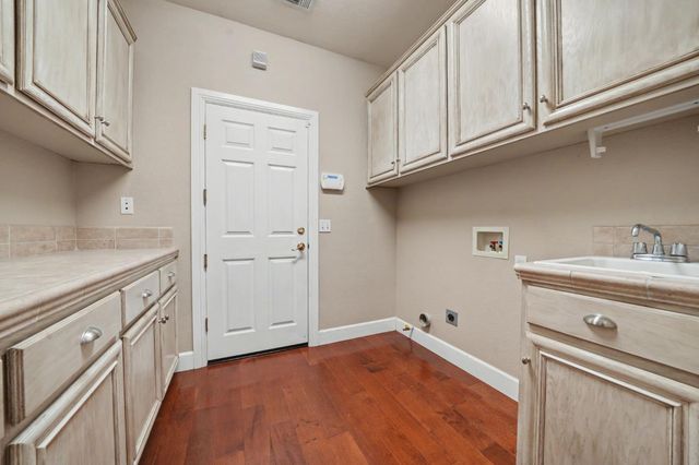 532 Oakridge Rd, Valley Springs, CA 95252