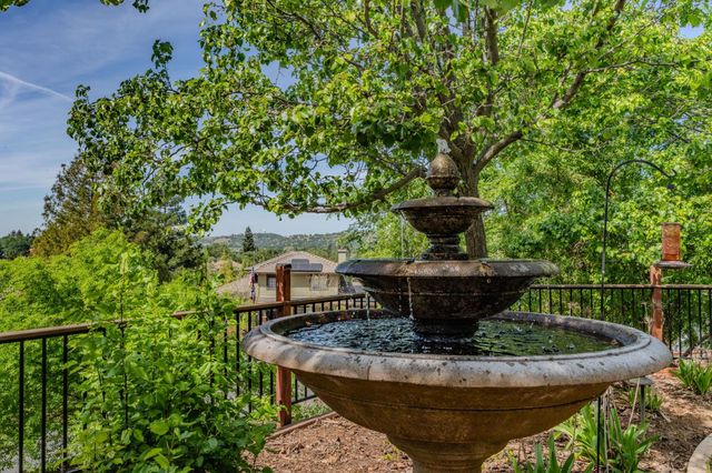 532 Oakridge Rd, Valley Springs, CA 95252