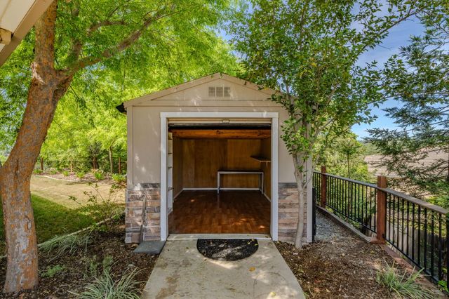 532 Oakridge Rd, Valley Springs, CA 95252