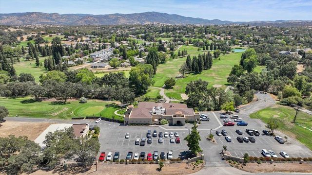 532 Oakridge Rd, Valley Springs, CA 95252