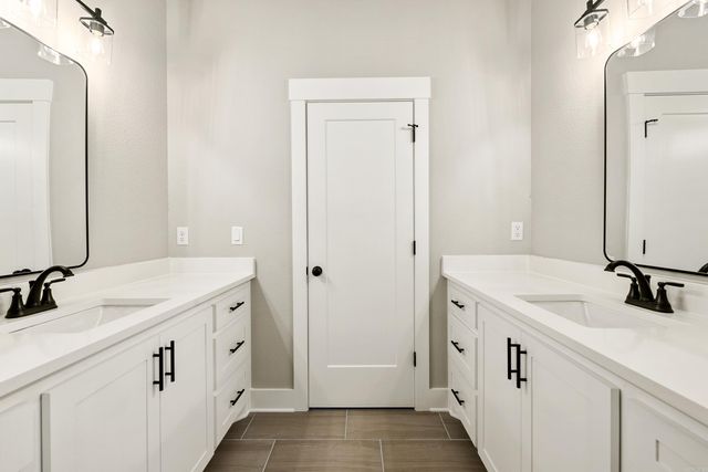 9714 Gunter Loop, Benton, AR 72019