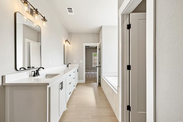 9714 Gunter Loop, Benton, AR 72019