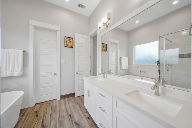 814 Thornton Road G, Houston, TX 77018