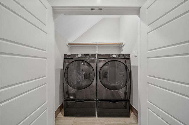 814 Thornton Road G, Houston, TX 77018