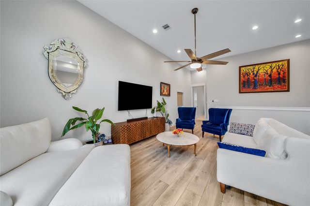 814 Thornton Road G, Houston, TX 77018