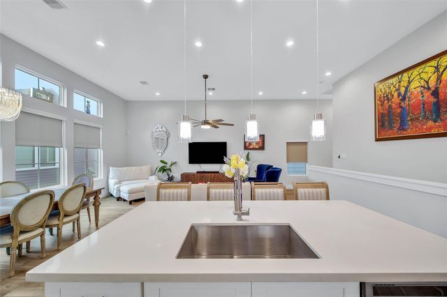 814 Thornton Road G, Houston, TX 77018