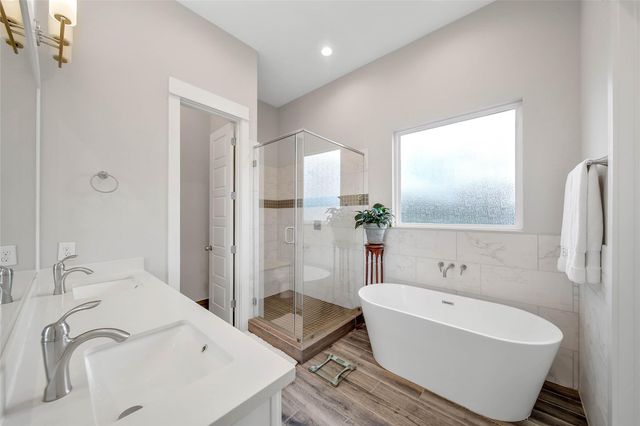 814 Thornton Road G, Houston, TX 77018