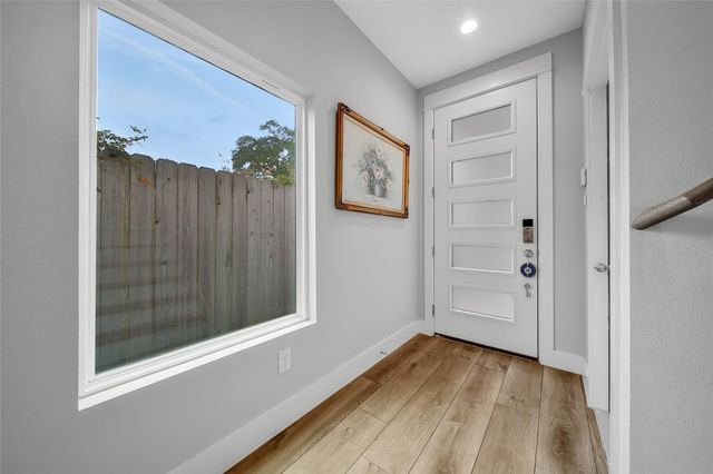 814 Thornton Road G, Houston, TX 77018