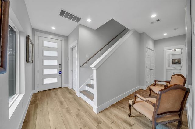 814 Thornton Road G, Houston, TX 77018