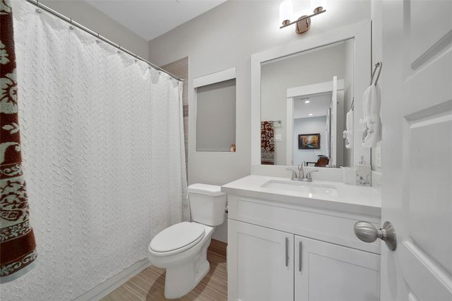 814 Thornton Road G, Houston, TX 77018