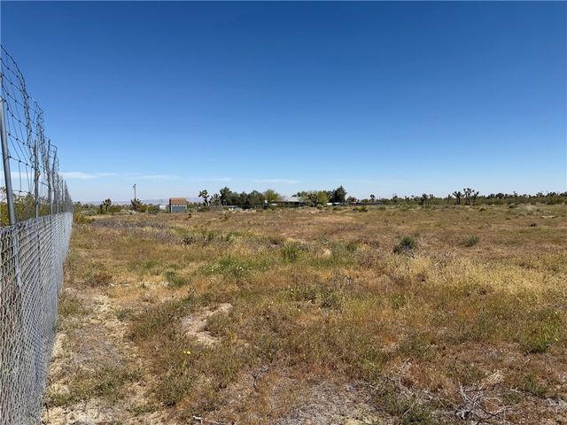 1080 Danbury, Pinon Hills, CA 92372